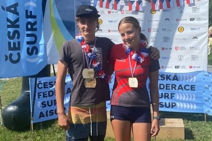 Žákyně dubenské školy Kaňková obhájila titul v paddleboardingu